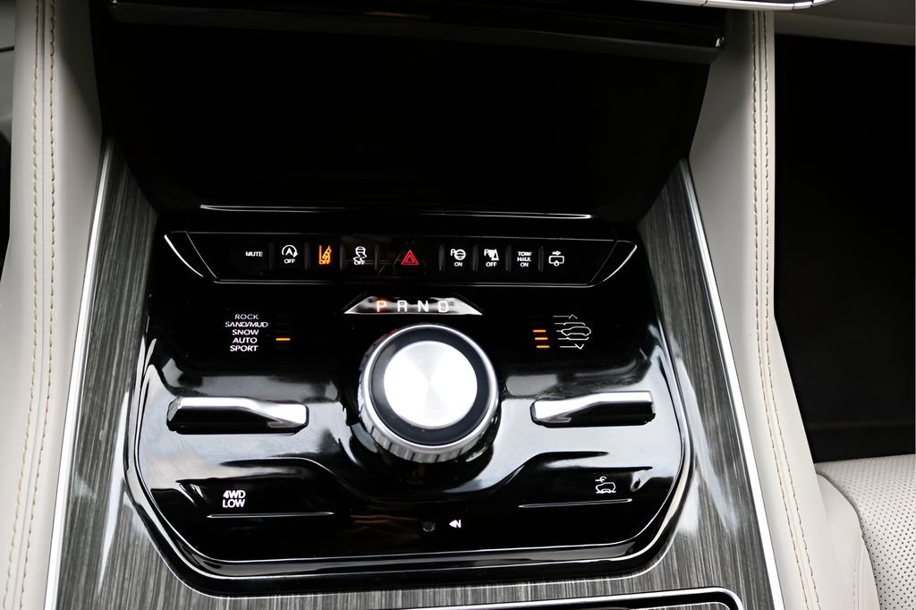 Used Car 2022 Jeep Wagoneer  Series Iii For Sale Under $50,000 In Austin, Texas