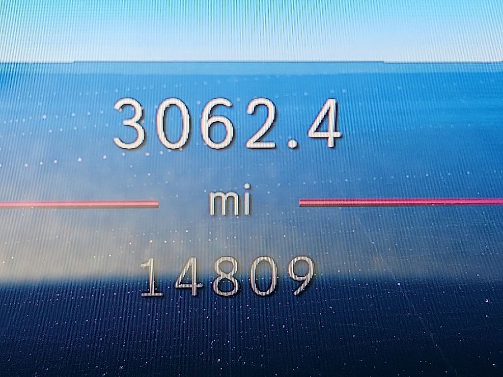 Thumbnail: 2025 Mercedes-Benz E-Class - 19