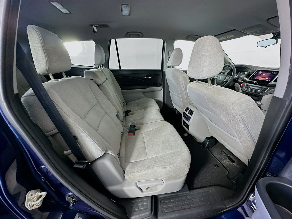 Thumbnail: 2017 Honda Pilot - 27