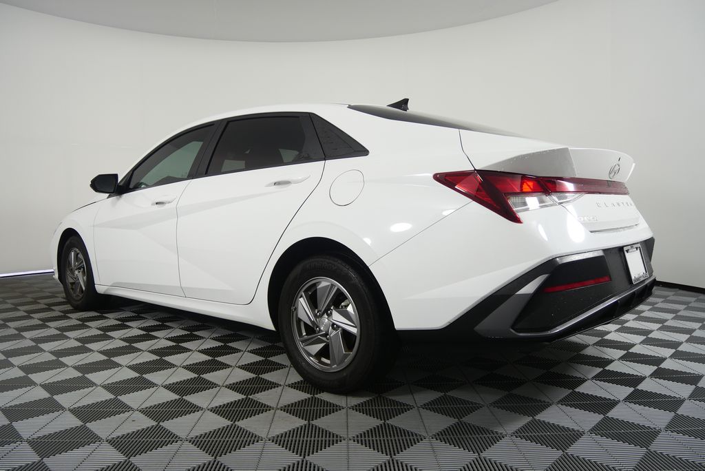 Thumbnail: 2024 Hyundai Elantra - 5