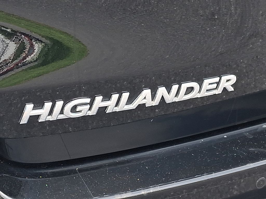 2019 Toyota Highlander Limited Black at Subaru and VW of Moon Township