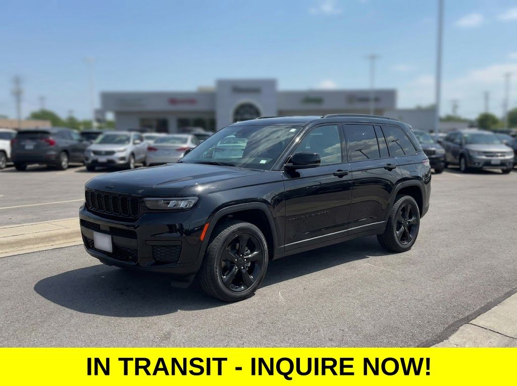 2023 Jeep Grand Cherokee Laredo 4x4's photo