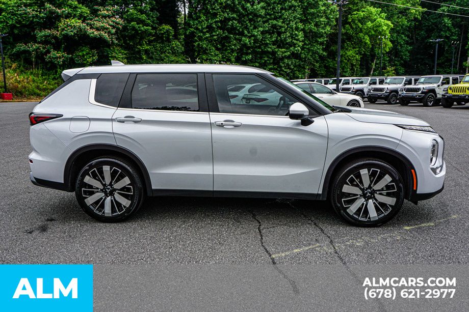 2025 Mitsubishi Outlander SE - Photo 9