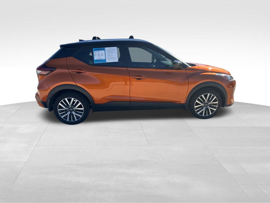 2023 Nissan Kicks SV 11