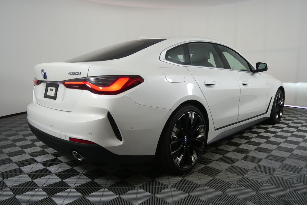 Thumbnail: 2025 BMW 4 Series - 3