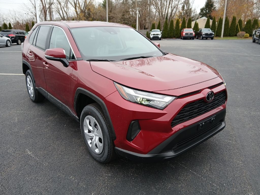 2025 Toyota RAV4 LE's photo