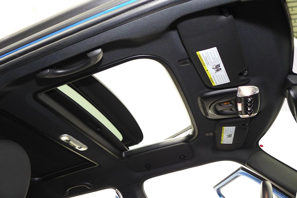 Thumbnail: 2023 MINI Cooper - 18