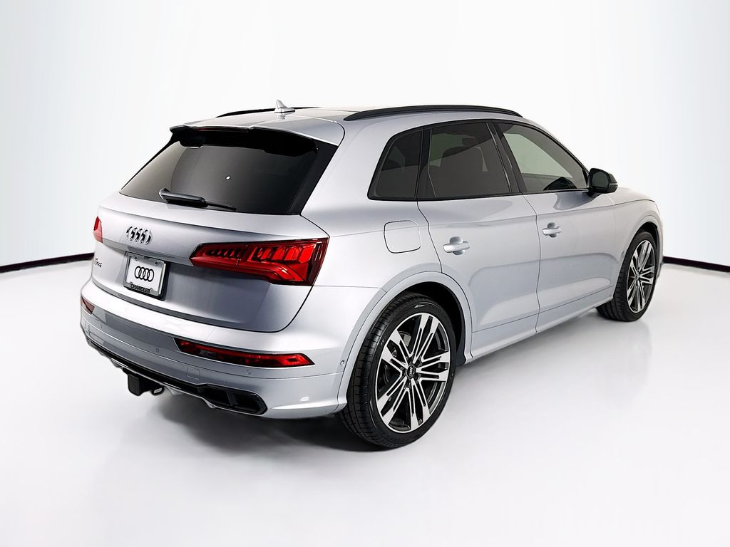 Thumbnail: 2020 Audi SQ5 - 5