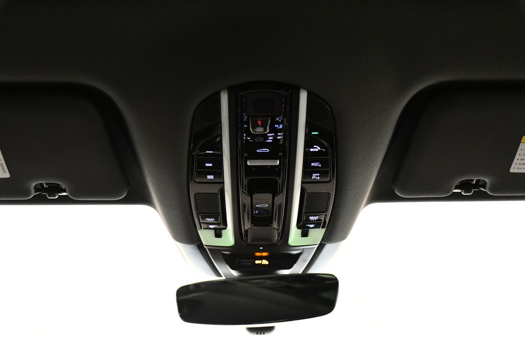 2023 Porsche Cayenne  24