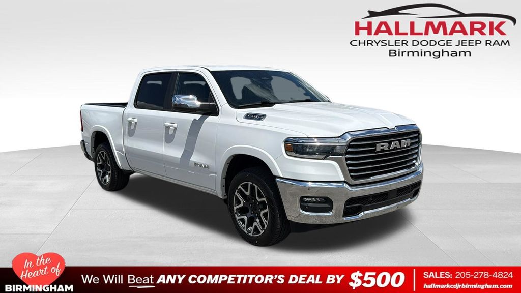 2025 RAM 1500 Laramie Crew Cab 4WD