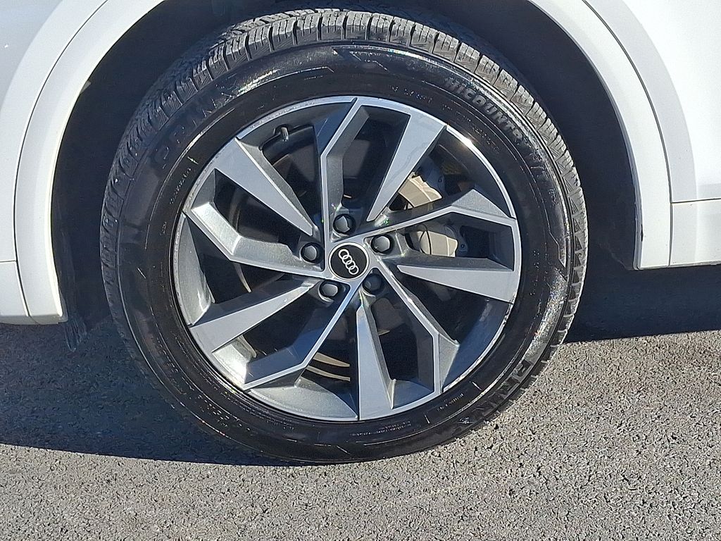 Thumbnail: 2022 Audi Q5 - 8