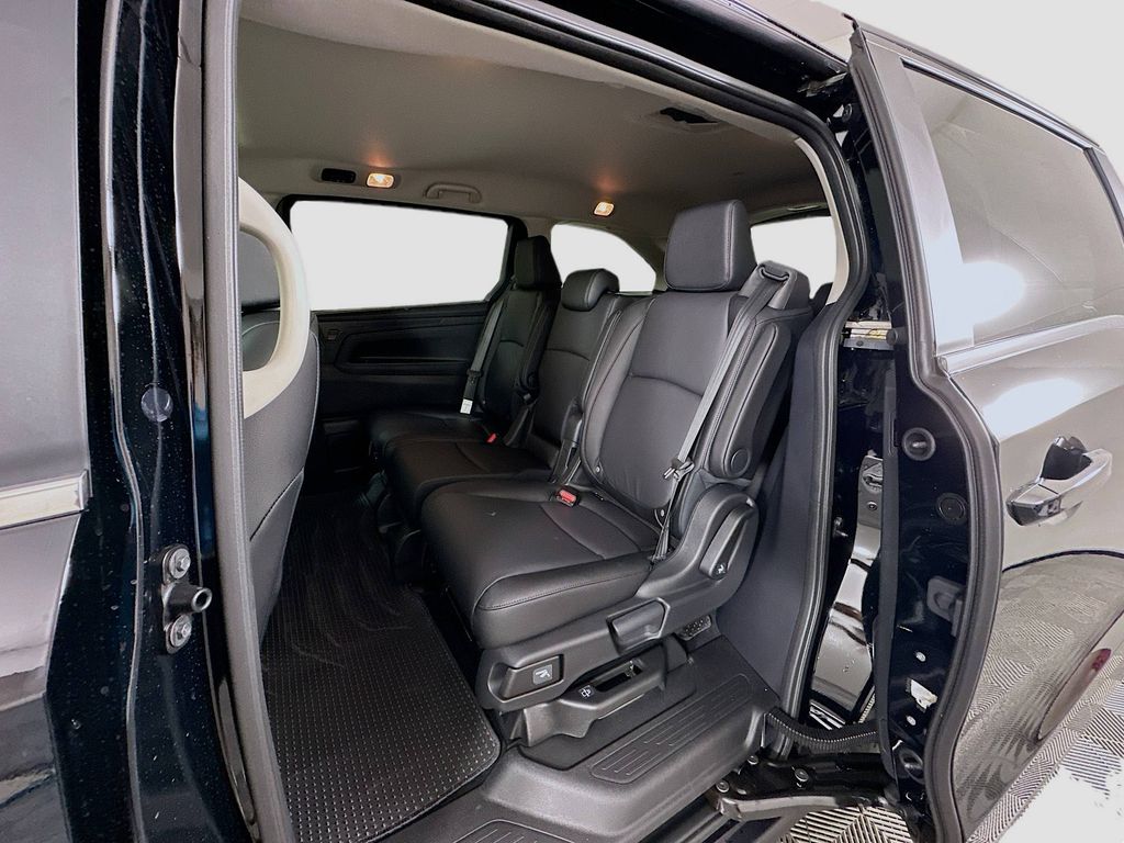 Thumbnail: 2026 Honda Odyssey - 16