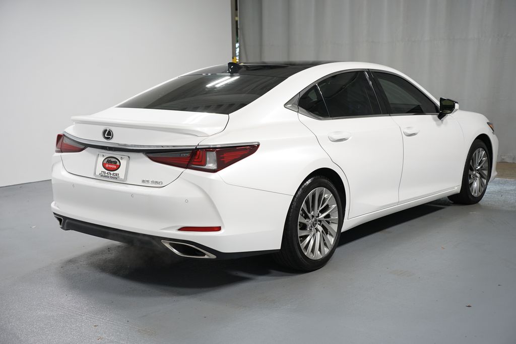 Thumbnail: 2022 Lexus ES - 8