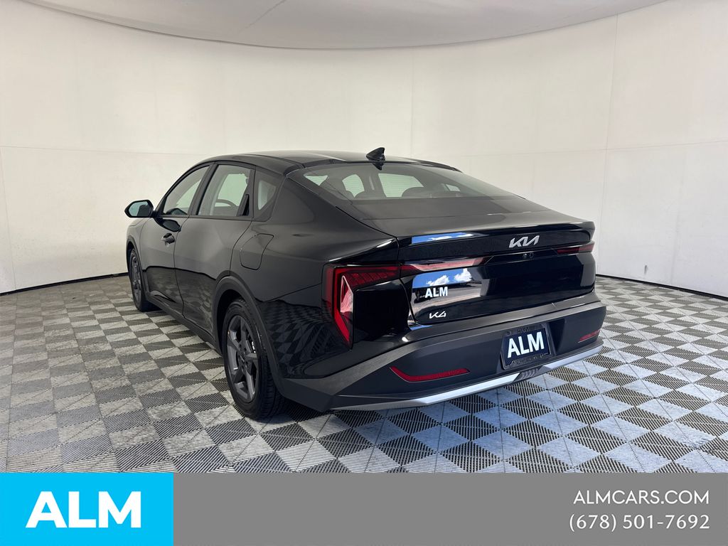 Used 2025 Black Kia LXS image 9
