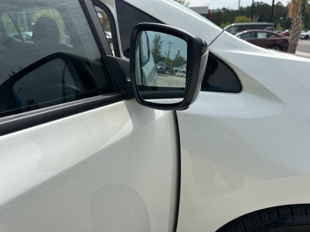 2024 Super Black/Pearl White Nissan LEAF SV Plus FWD Hatchback