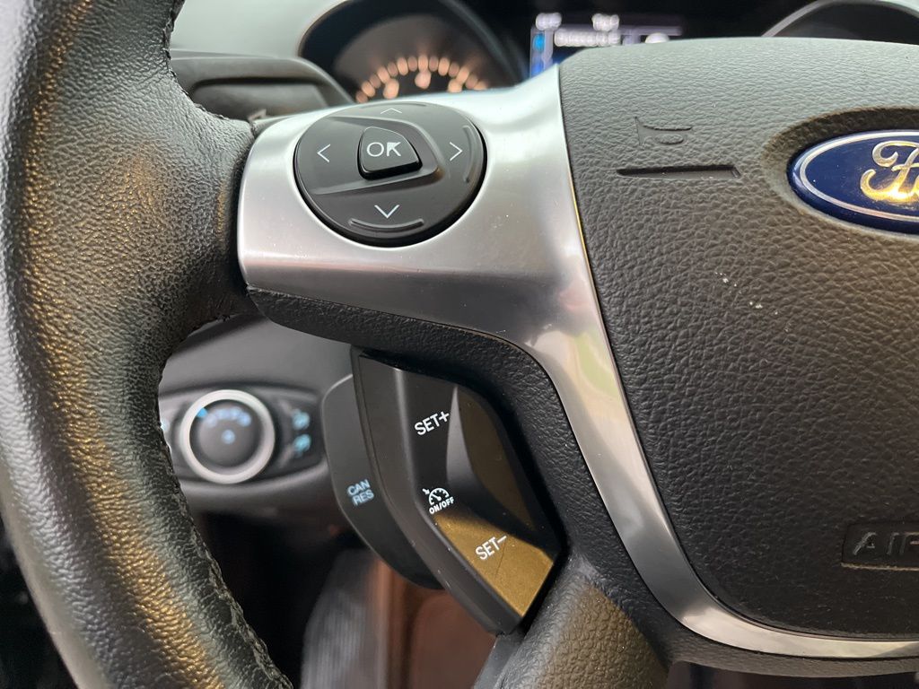 2016 Ford Escape SE 21