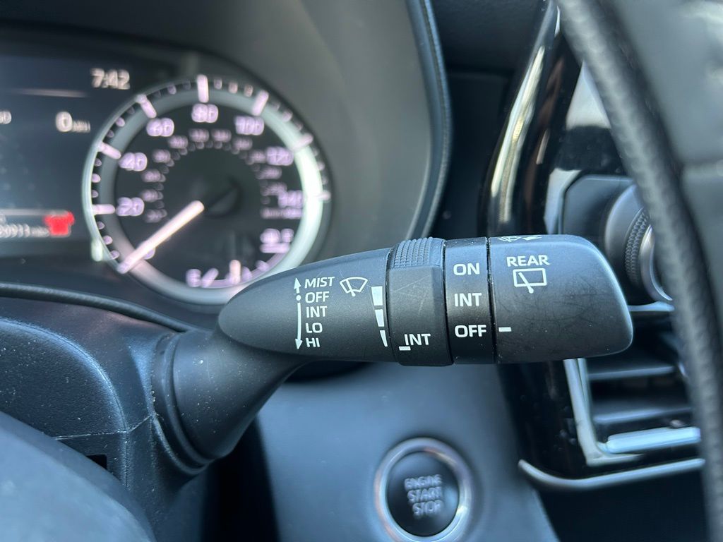 2024 Toyota Highlander LE 27