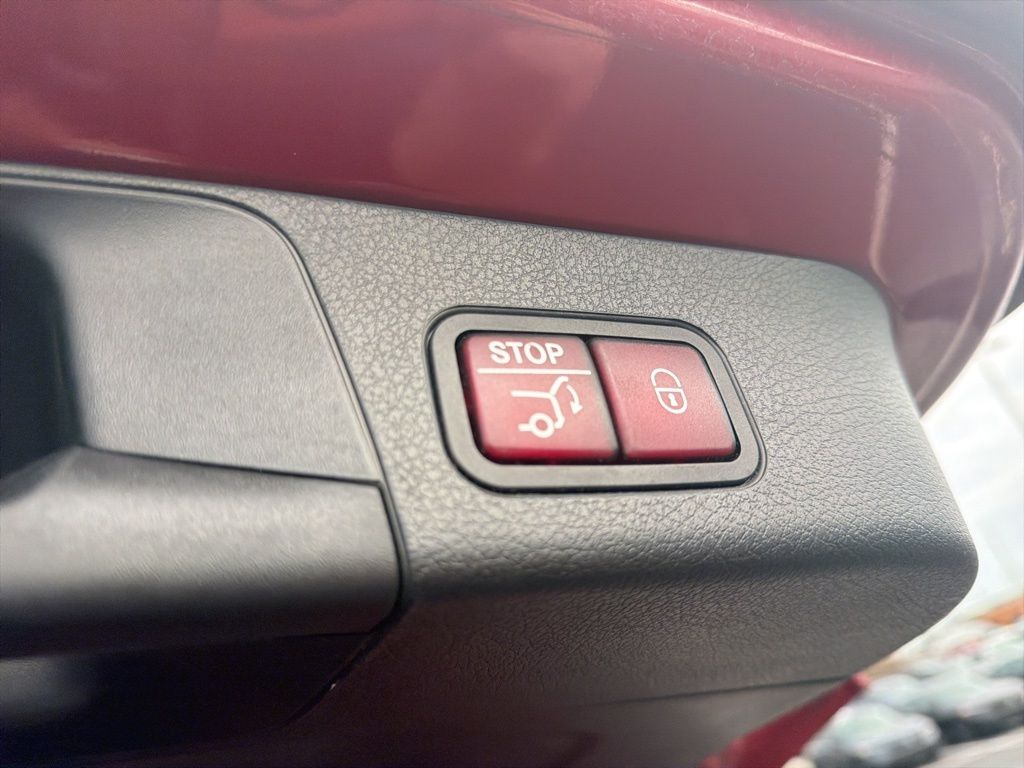 Thumbnail: 2020 Mercedes-Benz GLB - 25