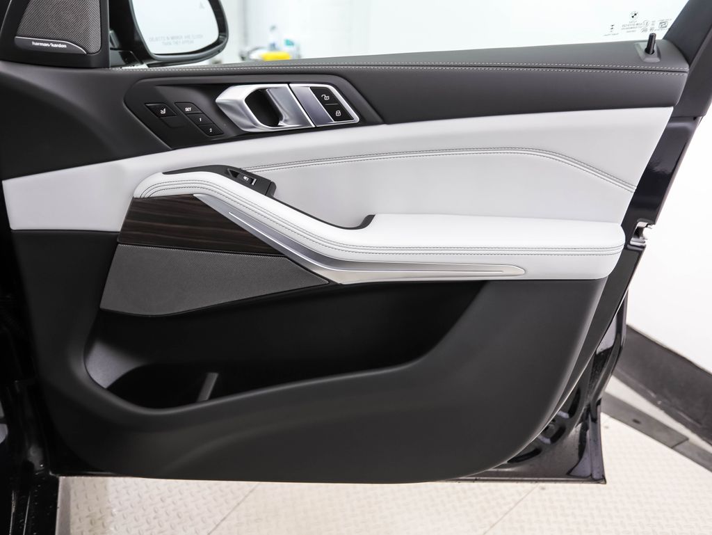 Thumbnail: 2026 BMW X5 - 29