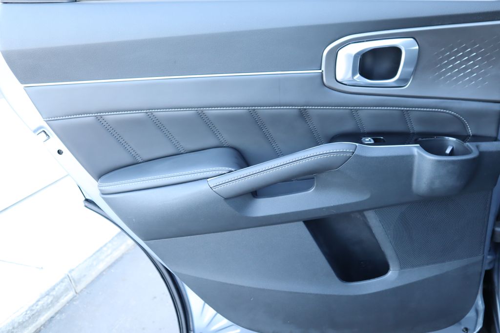 Thumbnail: 2023 Kia Sorento - 26