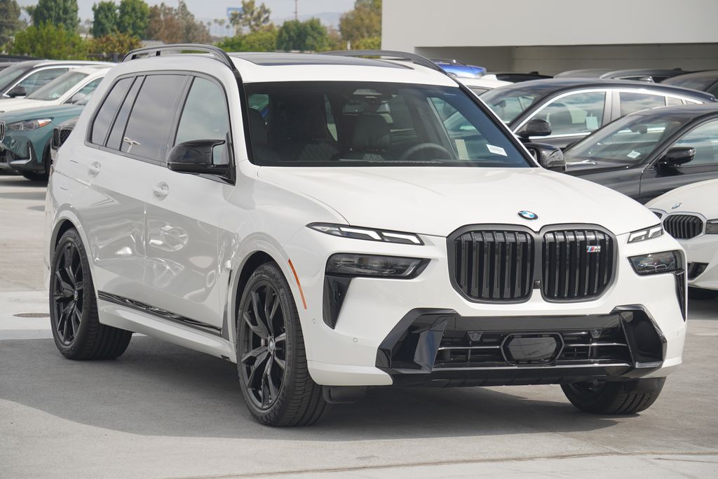 2025 BMW X7 M60i 3