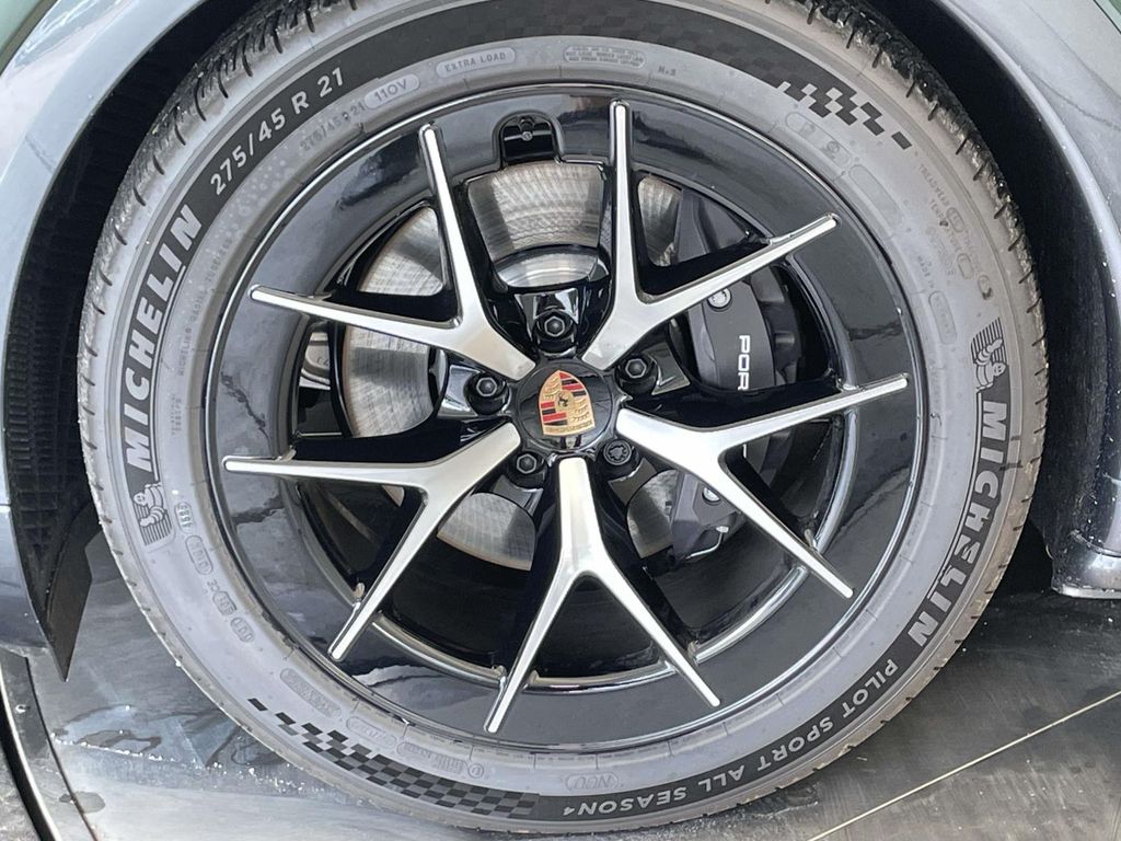 2026 Porsche Cayenne Base Green at Audi Porsche Sewickley