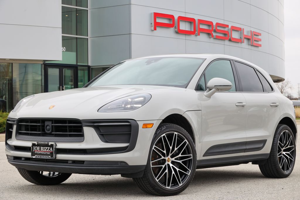 Chalk 2026 Porsche Macan SUV / Crossover 7-Speed Automatic