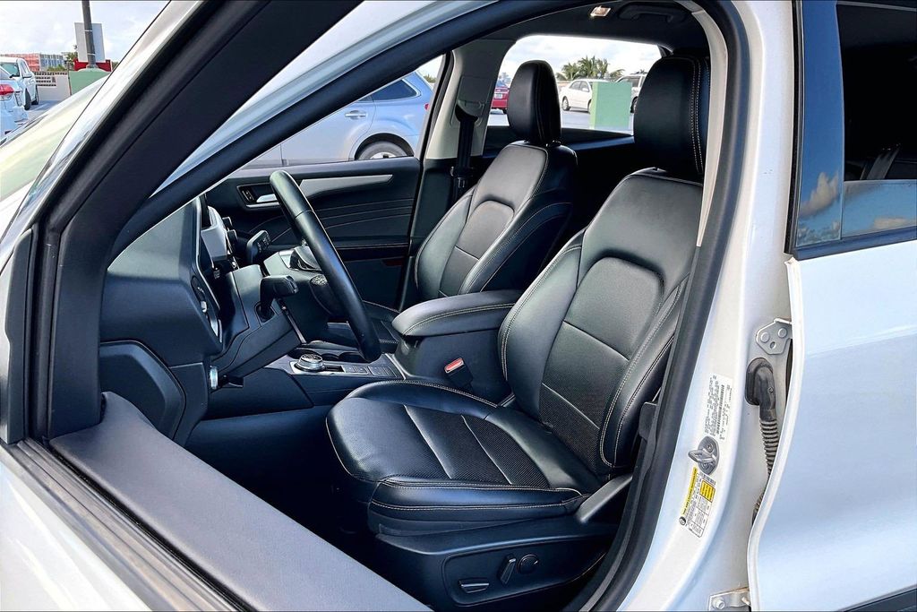 Used 2021 White Ford SEL image 27