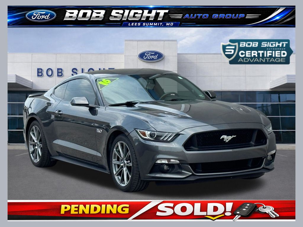 2016 Ford Mustang Gris (Magnetic Metallic) Coupé Tracción trasera 6 velocidades Automática