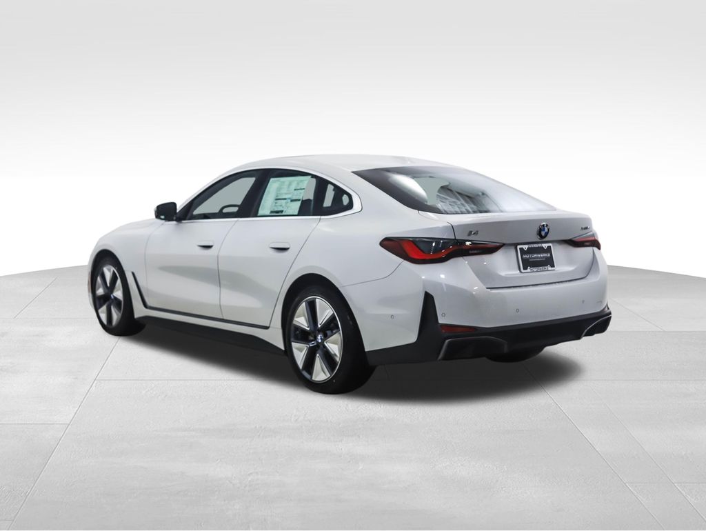 Thumbnail: 2026 BMW i4 - 3