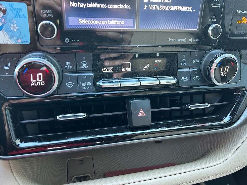 Thumbnail: 2022 Toyota Highlander - 26