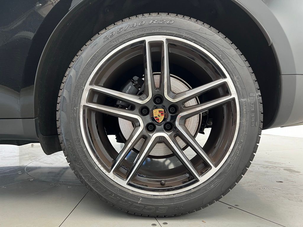Thumbnail: 2021 Porsche Macan - 27