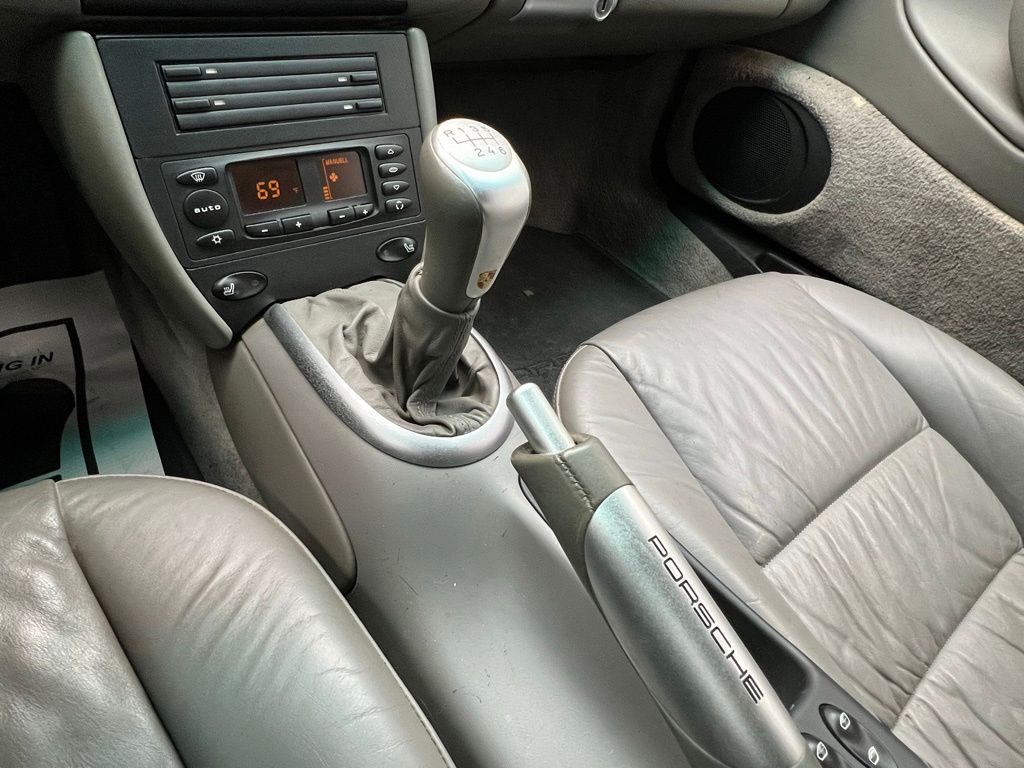 Thumbnail: 2003 Porsche 911 - 9