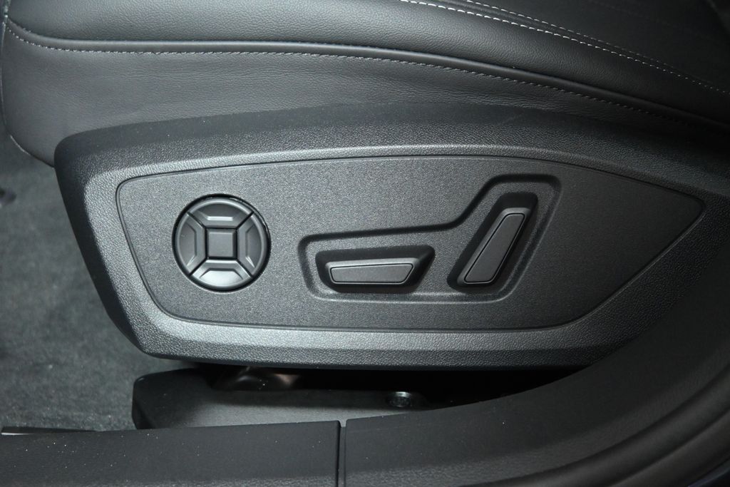 Thumbnail: 2026 Audi A6 - 26