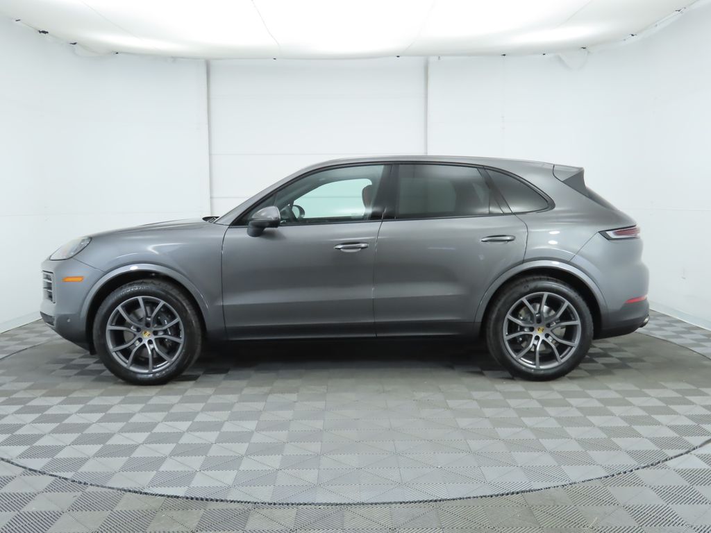 2024 Porsche Cayenne  8