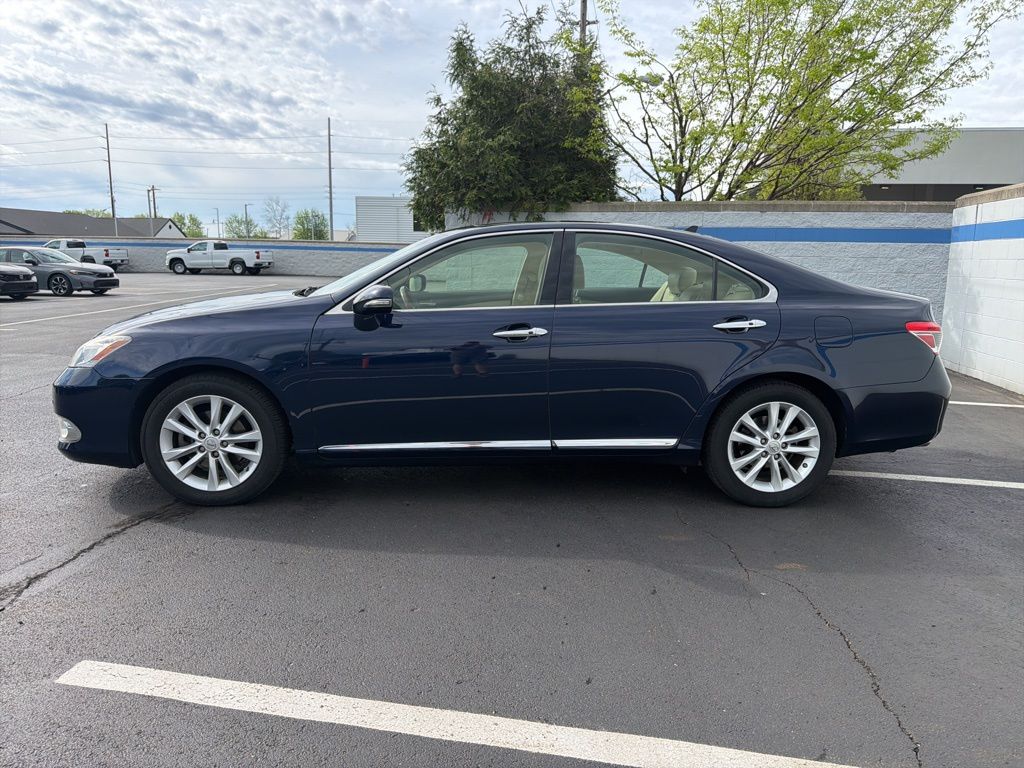 Thumbnail: 2012 Lexus ES - 2