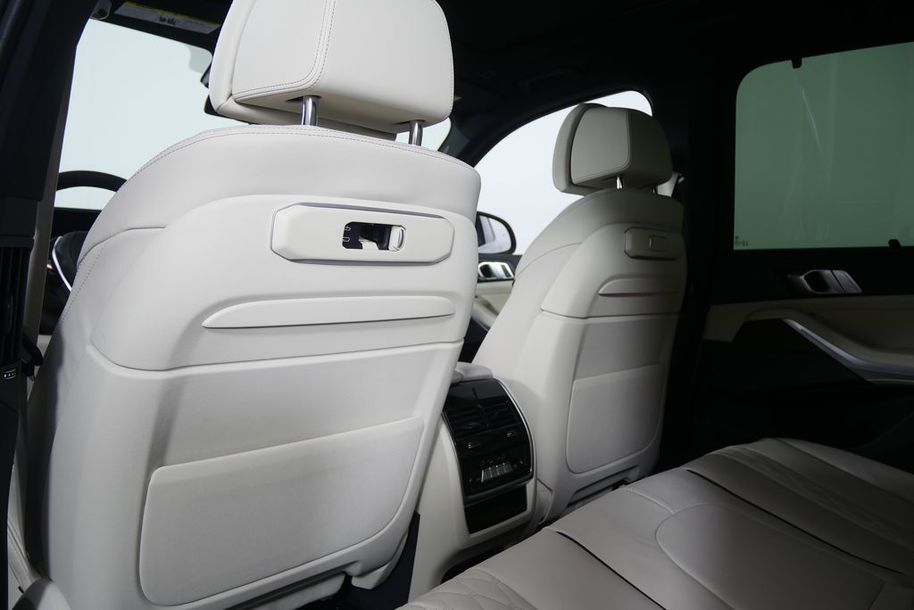 Thumbnail: 2026 BMW X5 - 17