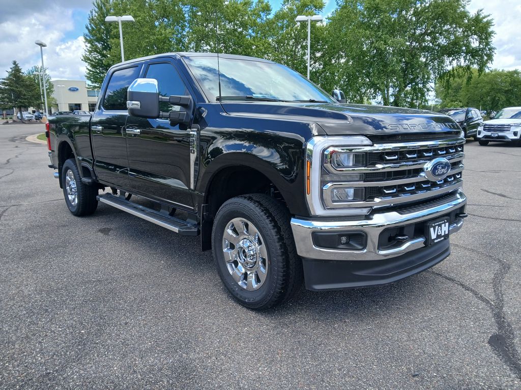 Agate Black Metallic 2026 Ford F-250 Super Duty Pickup Truck Four-Wheel Drive Automatic