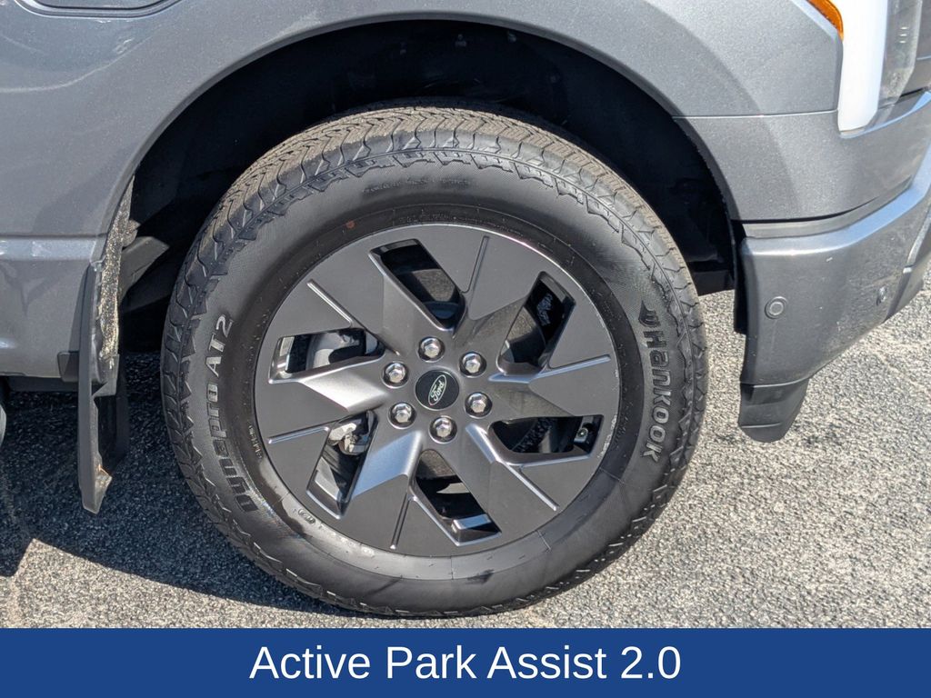 2023 Ford F-150 Lightning LARIAT