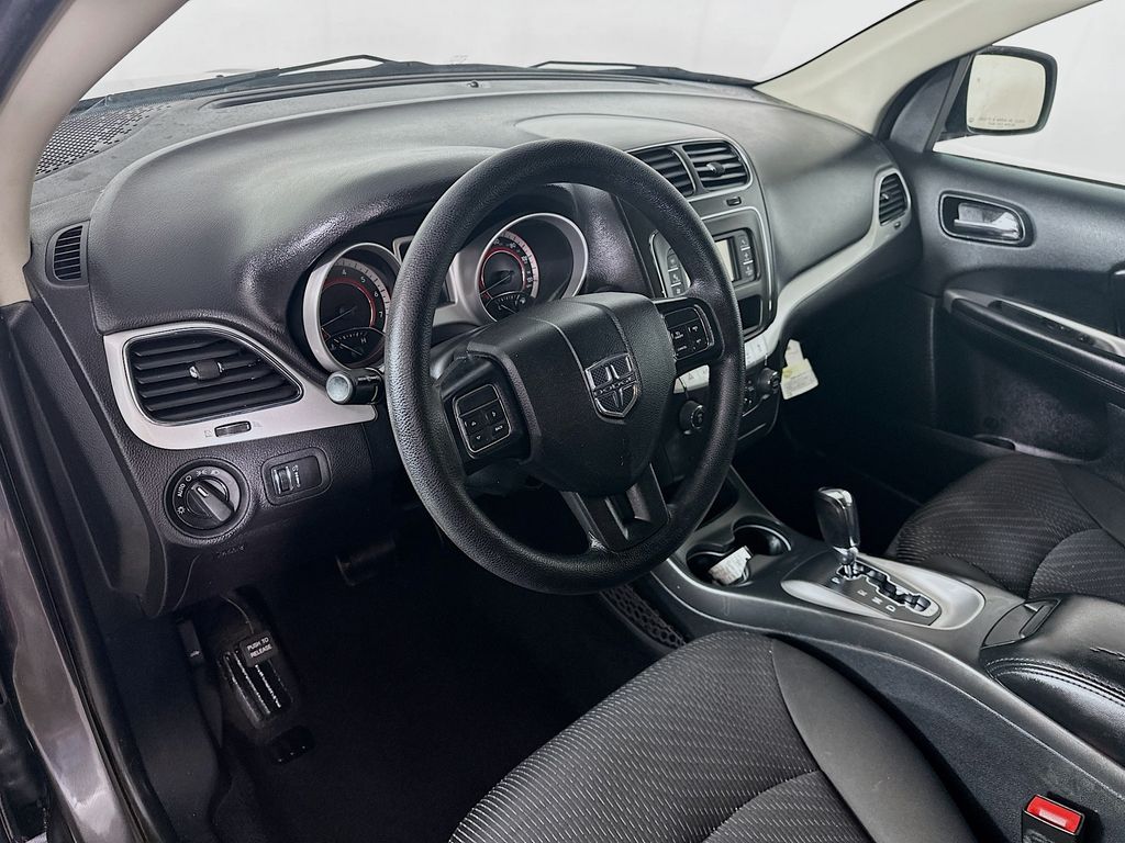 Used 2018 Gray Dodge SE image 29