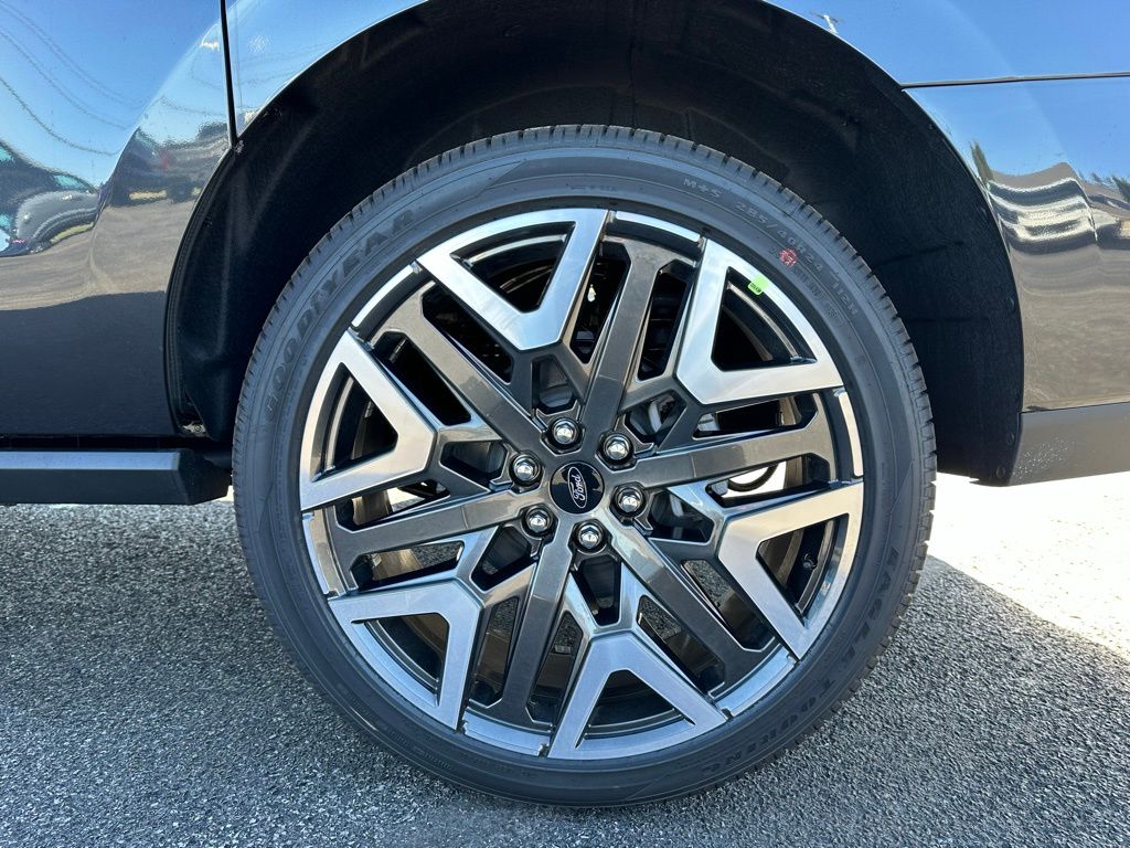 2026 Ford Expedition Max Platinum - 10