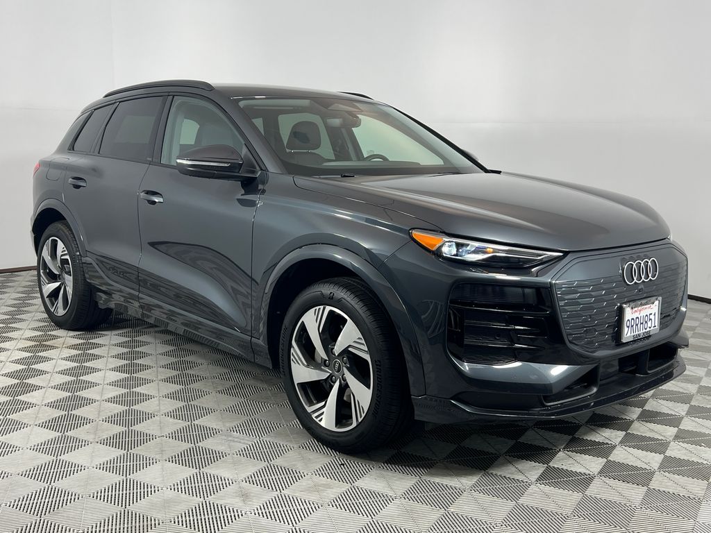 Thumbnail: 2025 Audi Q6 e-tron - 7