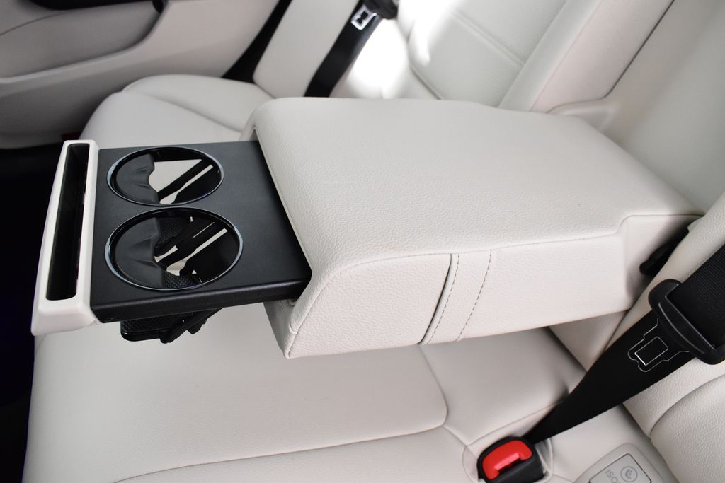 Thumbnail: 2025 Mercedes-Benz C-Class - 31