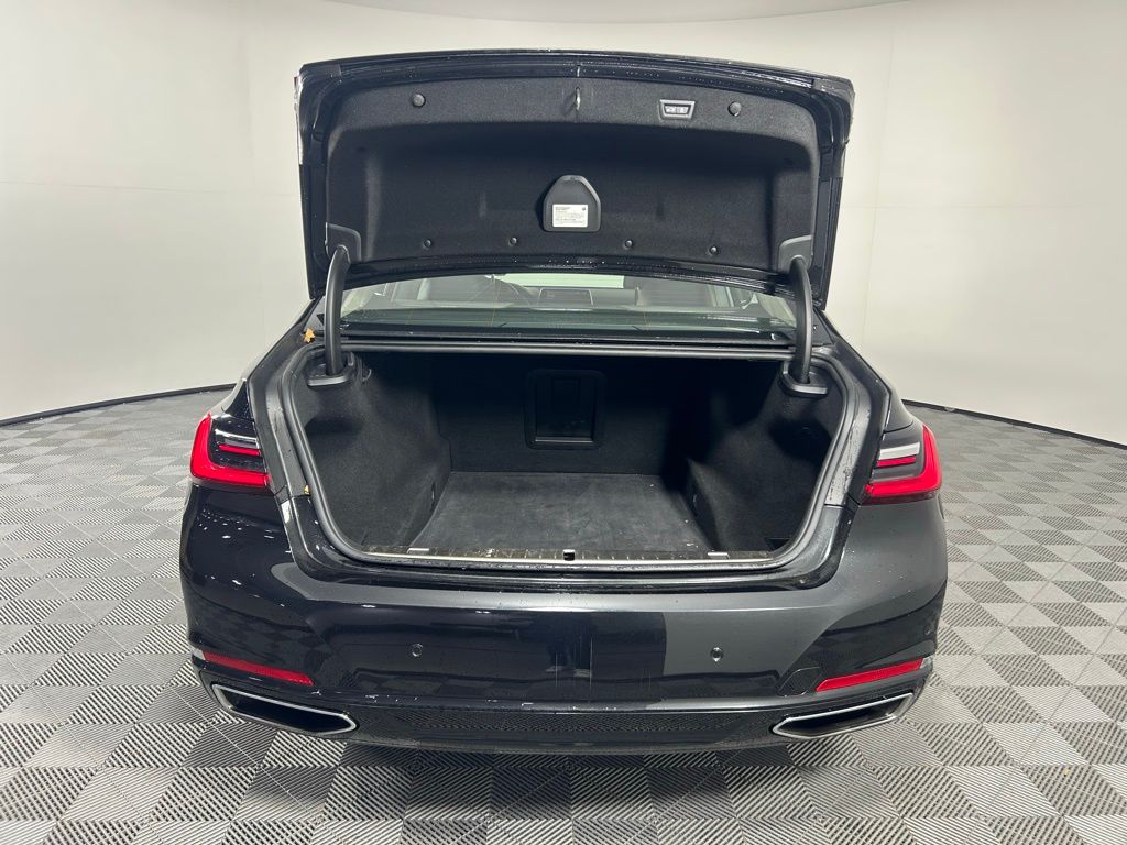 Thumbnail: 2022 BMW 7 Series - 21