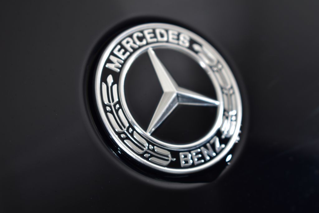 Thumbnail: 2023 Mercedes-Benz C-Class - 10
