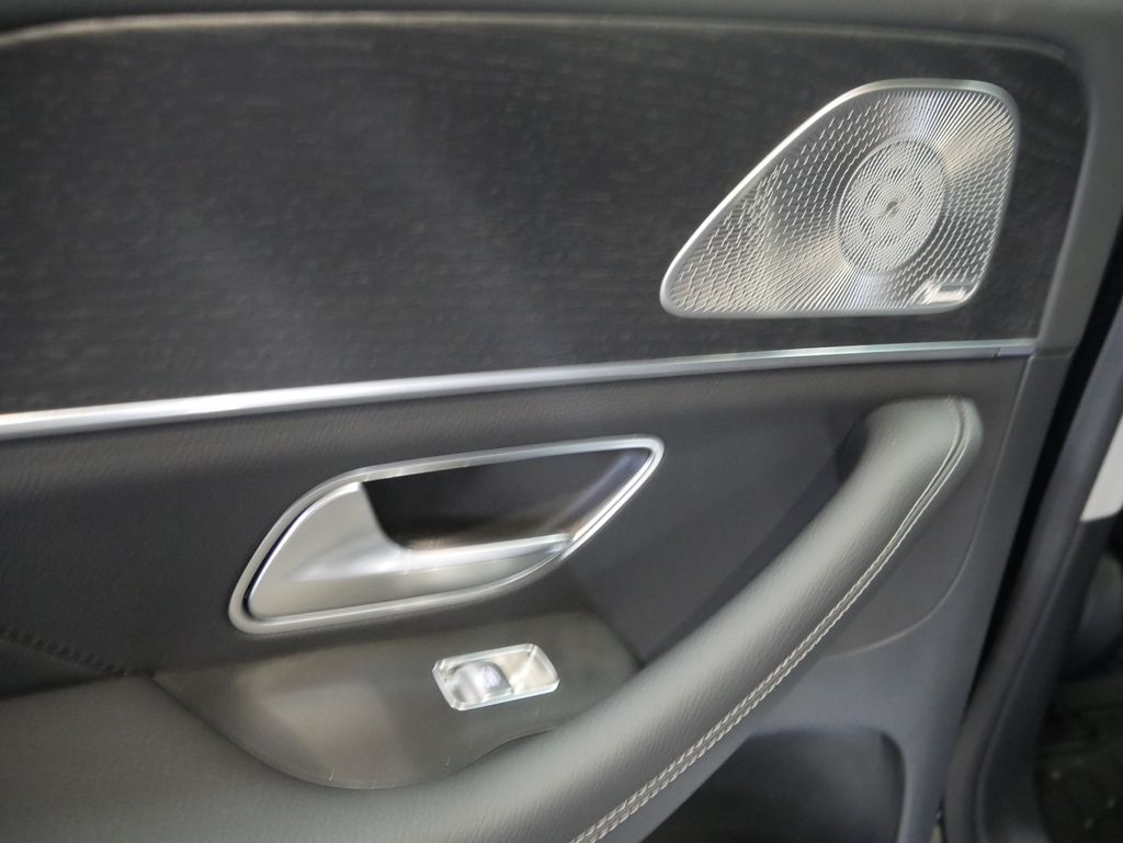 Thumbnail: 2026 Mercedes-Benz GLE - 23