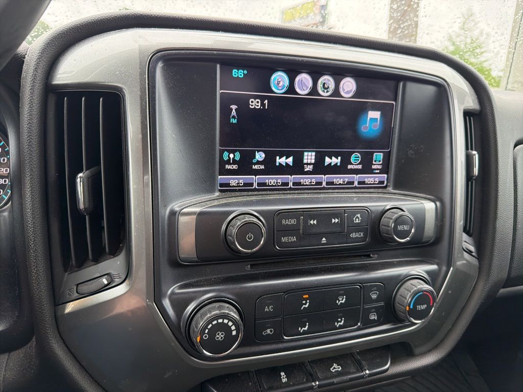 2018 Silver Ice Metallic Chevrolet Silverado 1500 LT RWD Truck