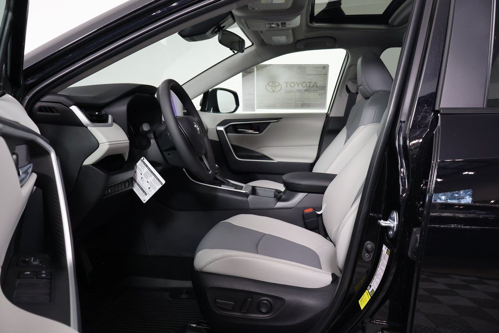 Thumbnail: 2025 Toyota RAV4 - 5