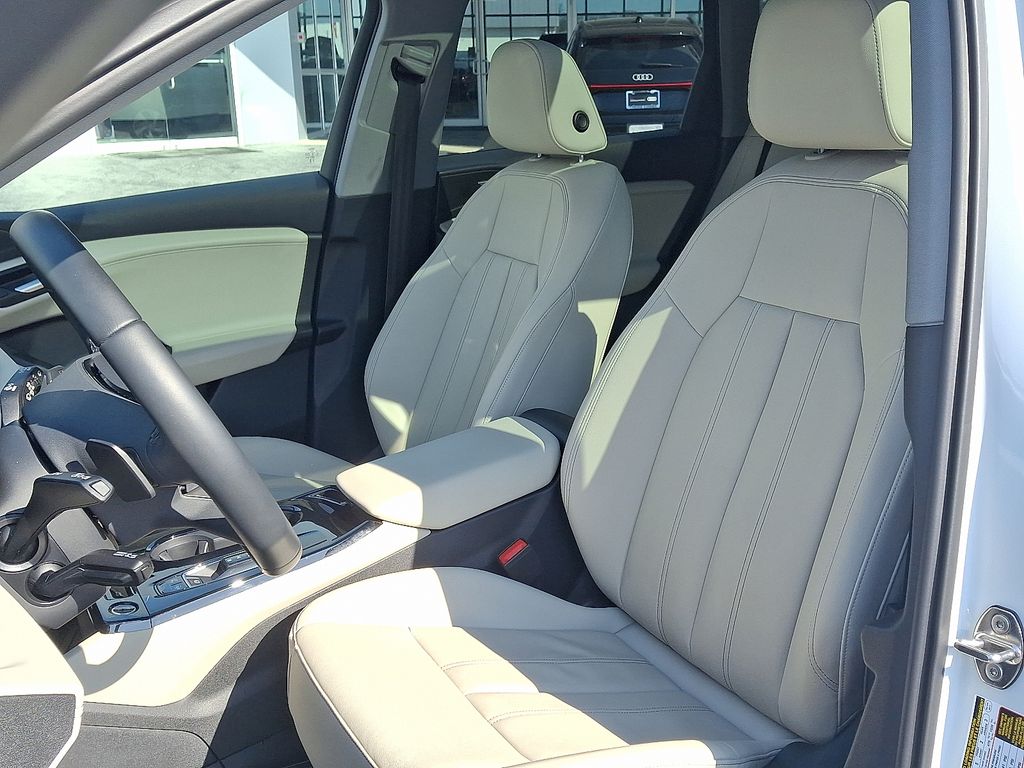 Thumbnail: 2025 Audi Q6 e-tron - 13