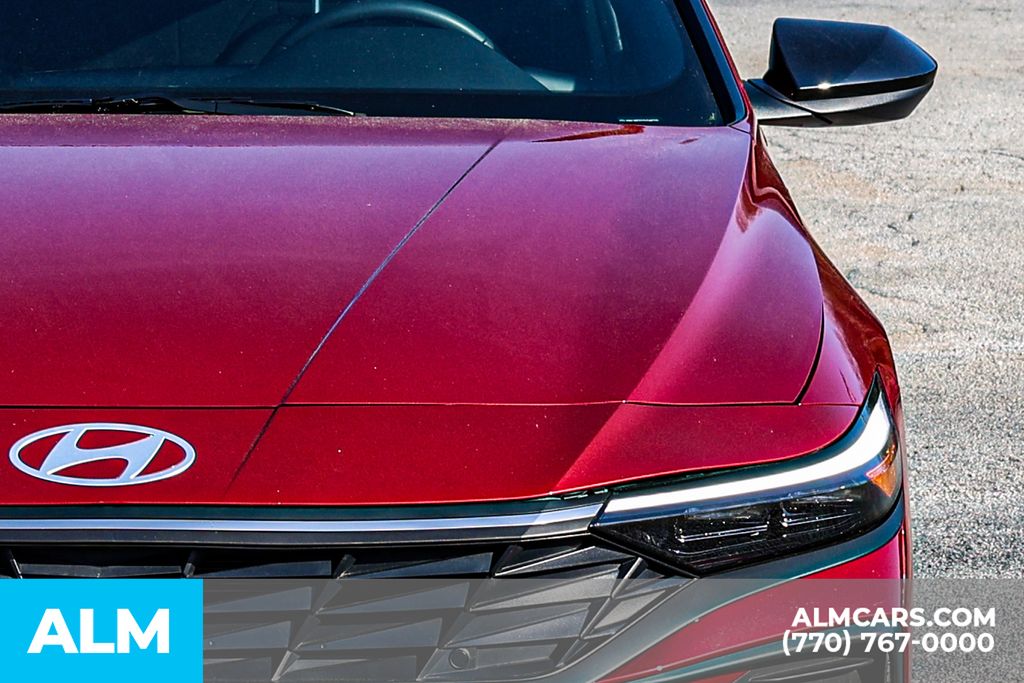 Used 2025 Red Hyundai SEL Sport image 15